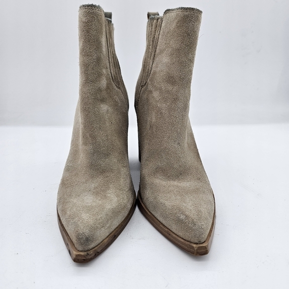 Marc Fisher Ltd. Oshay Beige Suede Leather Pointed Toe Ankle Bootie Size 6.5 - Picture 3 of 11